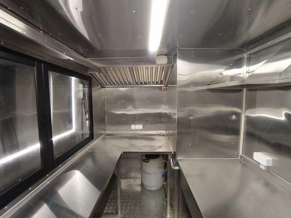 Кухня на колесах на бази авто. Фудтрак. Авто лавка від Mobifood.