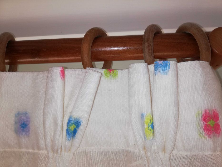 Edredon ou colcha de cama e cortinas - o conjunto