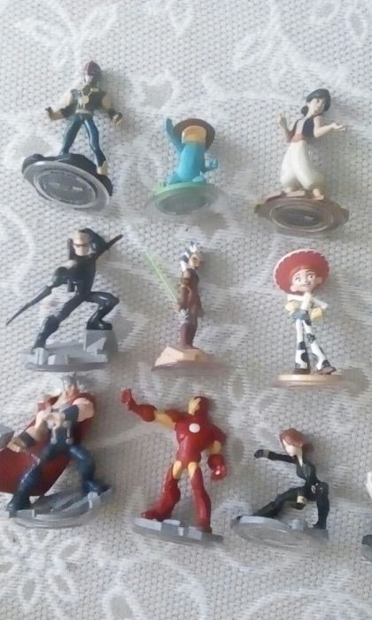 Jogos wii e ps3 e figuras 1, 2 e 3