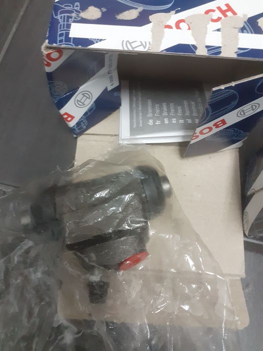 Cilindros / bombites Bosch NOVOS para travões Fiesta 95/02
