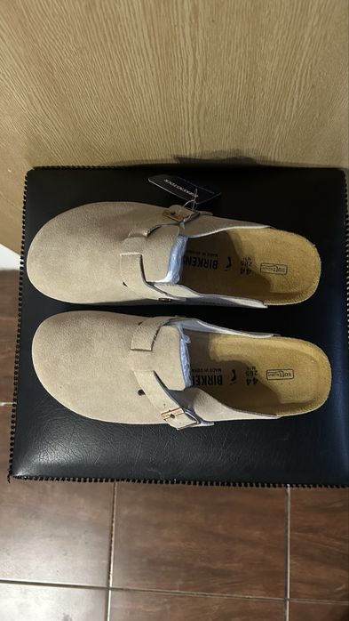 Chinelas Birkenstock - Tamanho 44