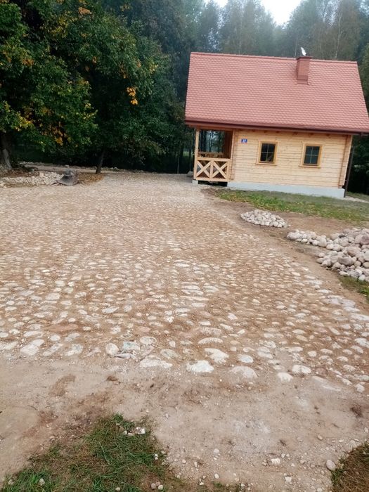 Układanie z kamienia polnego