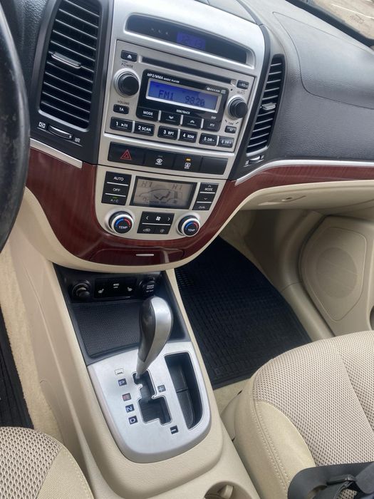 Продам машину для военного hyndai Santa-fe