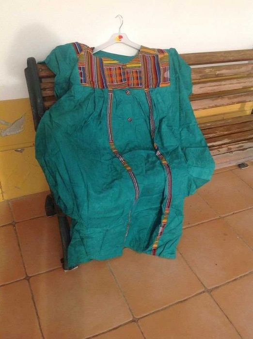 Vestido africano, da Nigéria, nunca usado, verde bandeira