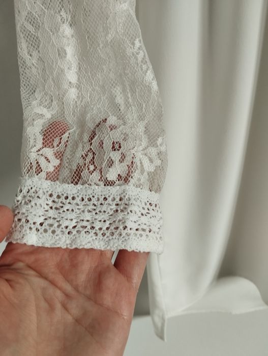 Elegancka bluzka z koronkowym rękawem r. L 40 object