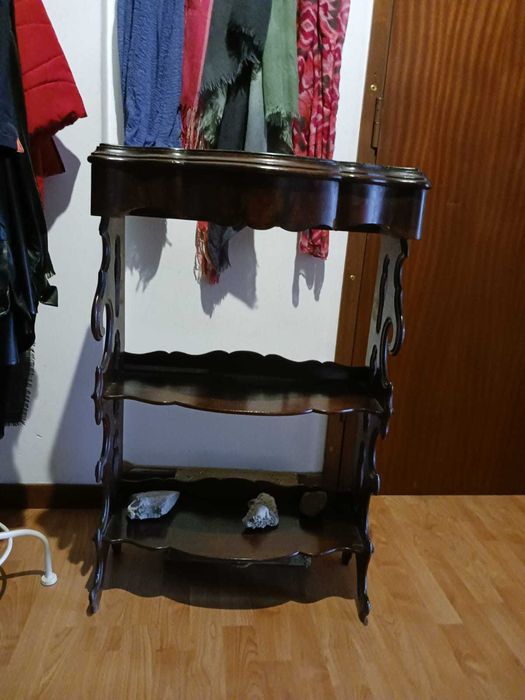 Estante antiga, em mogno com tampo em mármore branco
