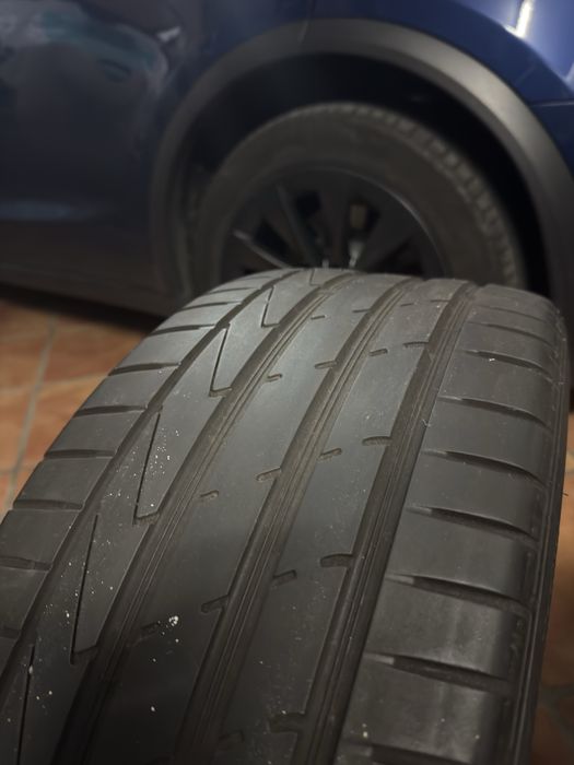 Pneus 245/45/19 Tesla BMW Audi Mercedes