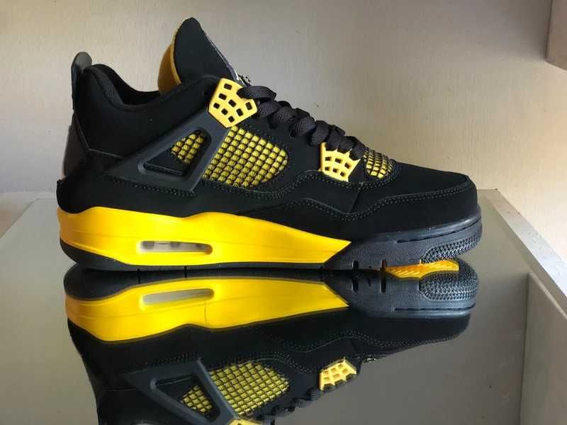 Jordan 4 Retro Thunder R.45