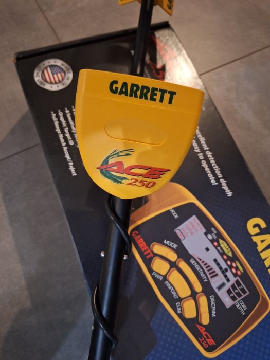 Detektor metalu Garrett ACE 250