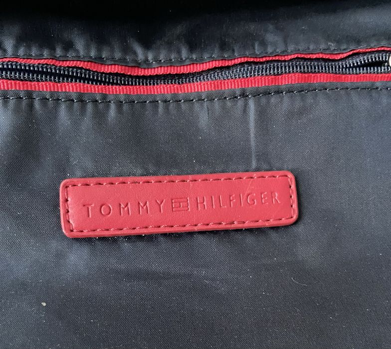 Tommy Hilfiger materialowa listonoszka