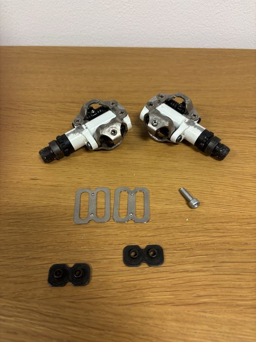 Pedais de encaixe Shimano