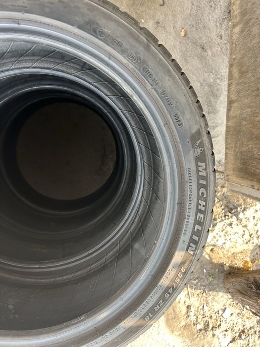 Резина Michelin 225/44 zr18 2023 року