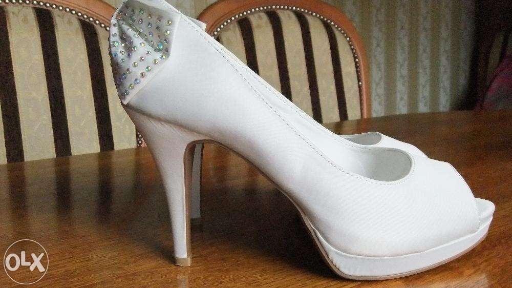 NOWE buty ślubne rozm. 38