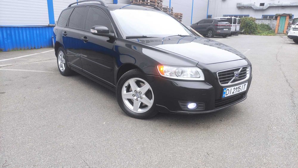 Продам Volvo V50 2.0D
