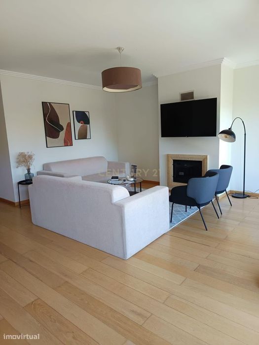 Viva com Conforto e Elegância em Paço de Arcos | T3 em condomínio com