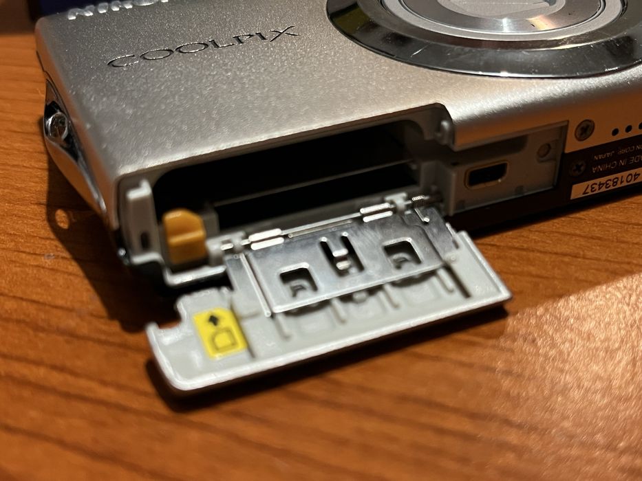 Nikon Coolpix s3000 stan nieznany bez baterii