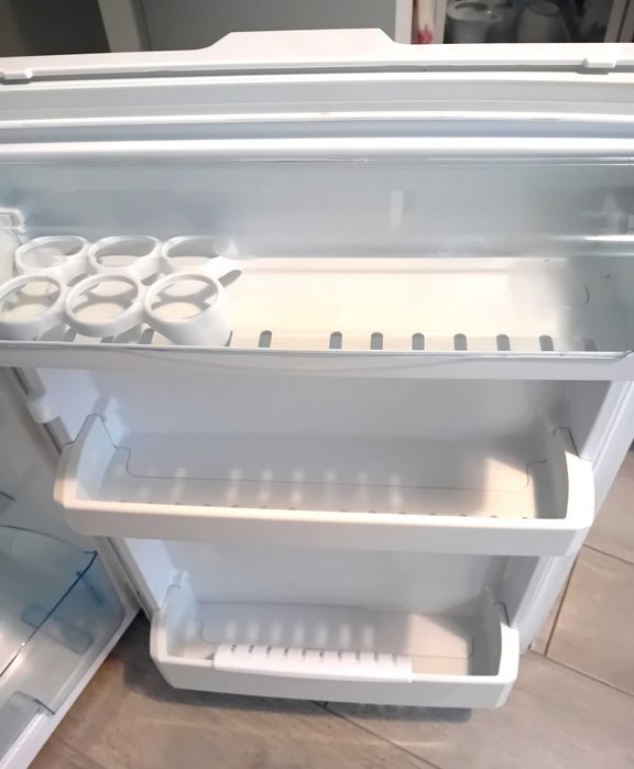 Frigorífico de bancada Beko impecável como novo