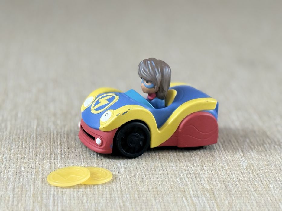 Carro de Brinquedo Ms. Marvel com Lançador de Discos (Marvel)