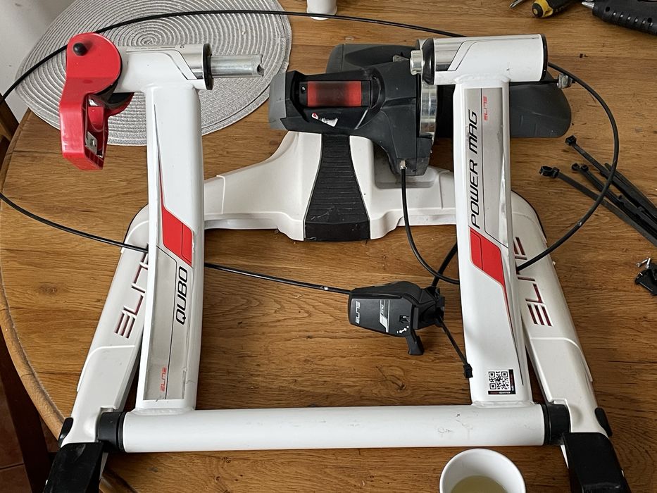 Trenażer rowerowy ELITE Qubo Power Mag