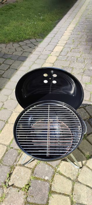 Grill węglowy turystyczny