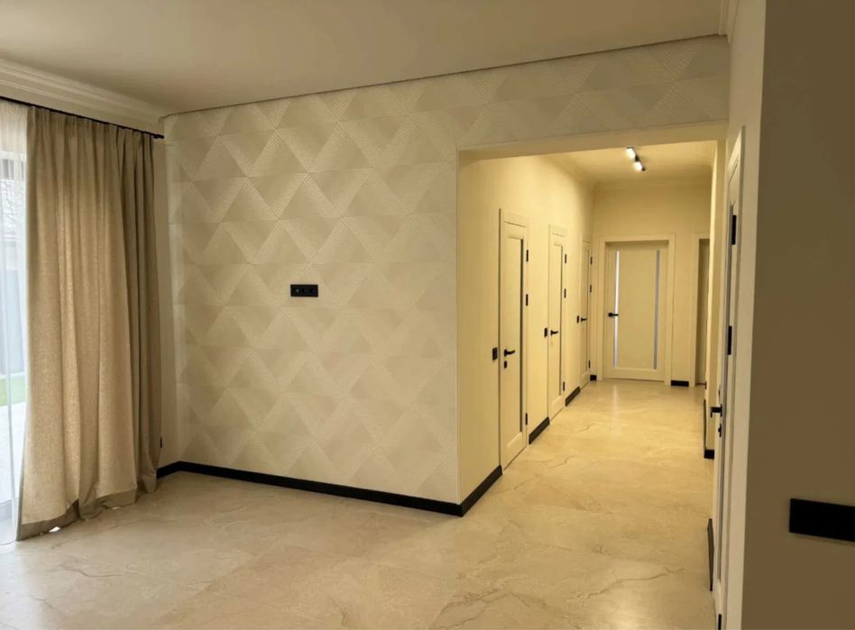 Продаж чудового дуплексу з ремонтом в Минаї