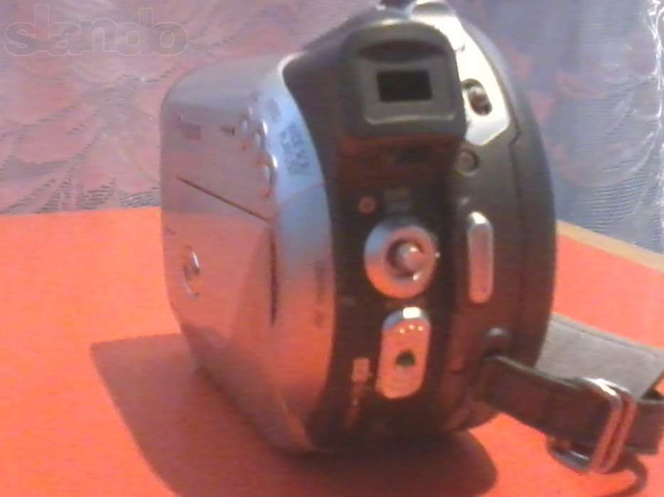 Цифровая видеокамера Canon DC 21