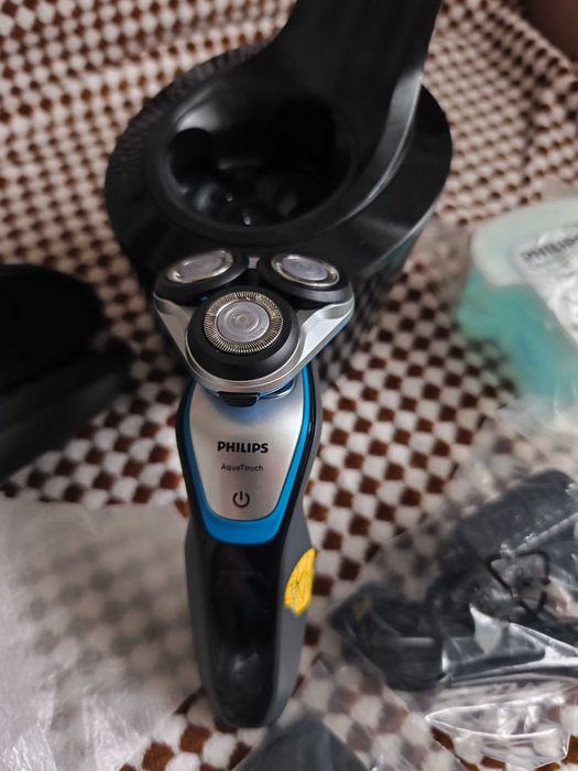 Maszynka do golenia Philips.