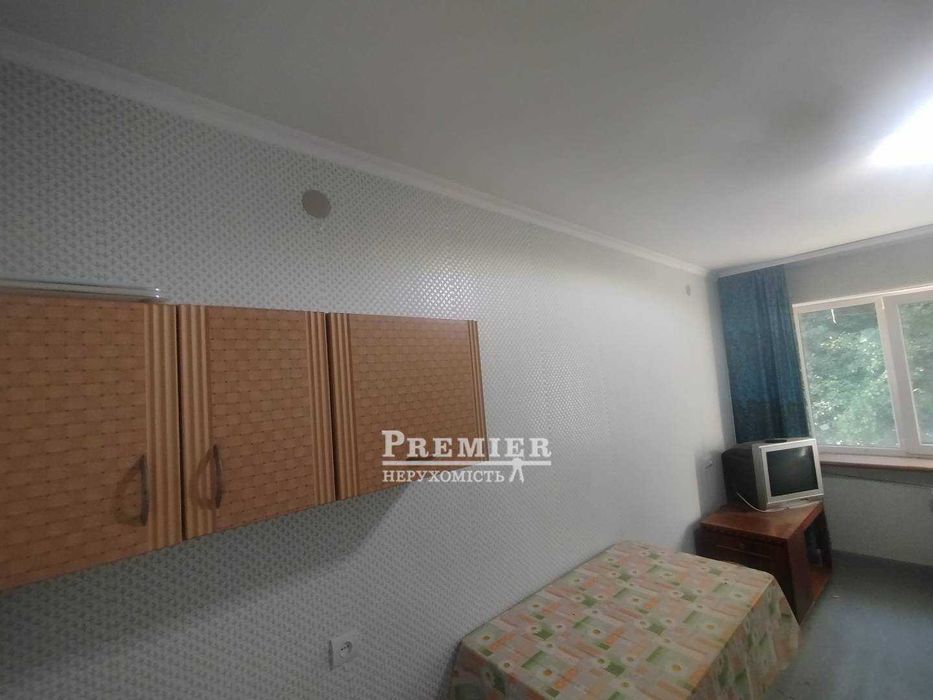 Продається простора кімната у м. Чорноморськ