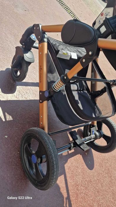 Carrinho de bebe trio!