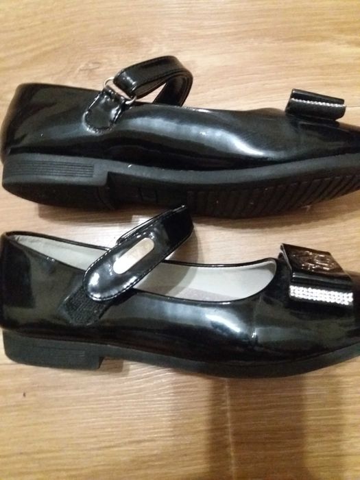 Туфлі на дівчинку устілка 23 см.