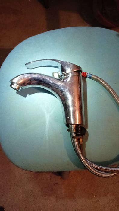 Bateria łazienkowa.