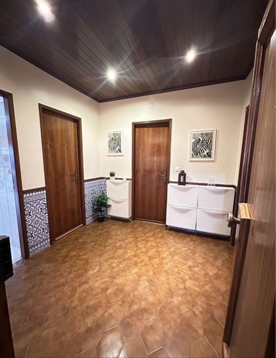Aluguer de quarto de casal - 2 minutos da estação do Cacém