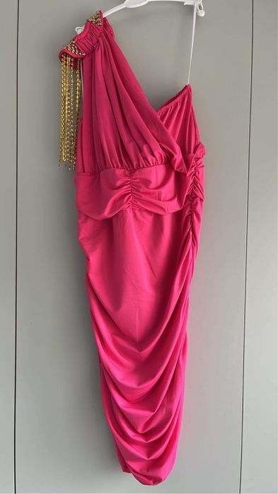 Vestido Ombro Correntes e Strass