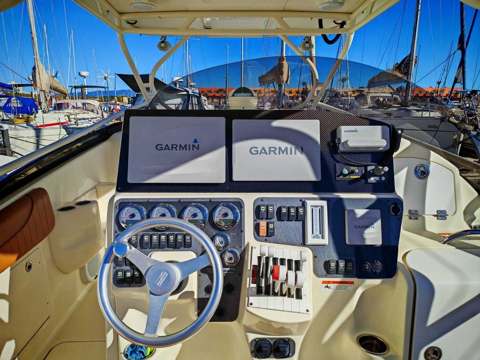 Barco recreio e pesca 3 motores