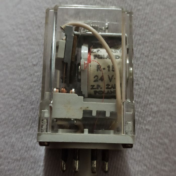Przekaźnik elektromagnetyczny R15 2PDT 10A 24V