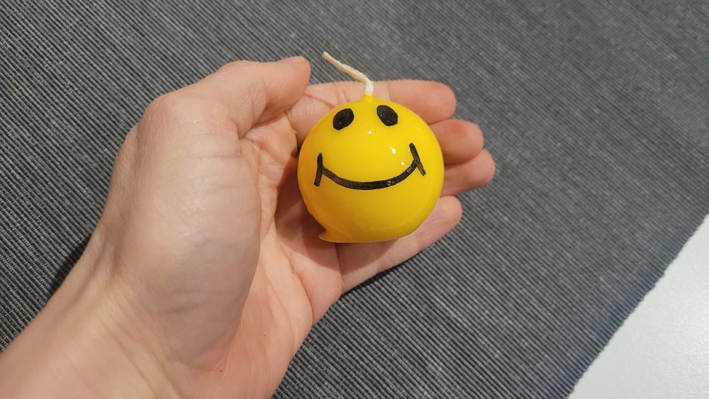 Świeczka żółta uśmiech