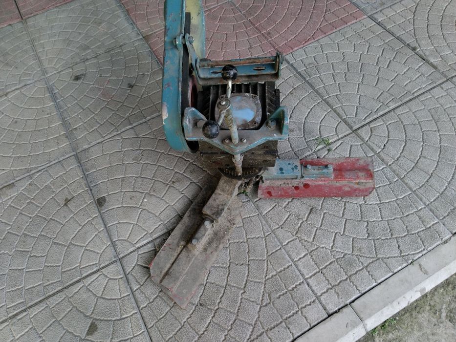 Машинка. Для затірки бетону