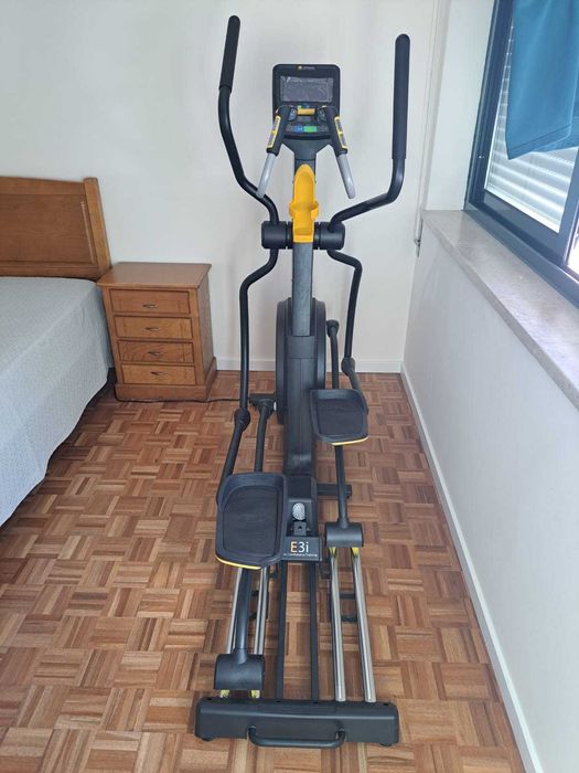 uma das melhores elípticas do mercado para uso intensivo em casa