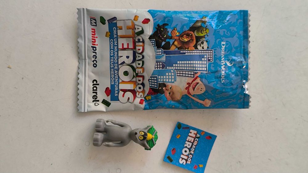 Figura Rei Iuliano (Madagascar) - Coleção Minipreço DreamWorks