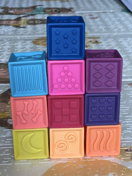 Розвиваючі силіконові кубики