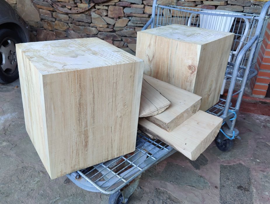 Mesa de cabeceira64586225674242122