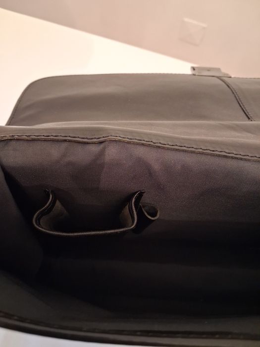 Pasta  em pele genuina Bugaty