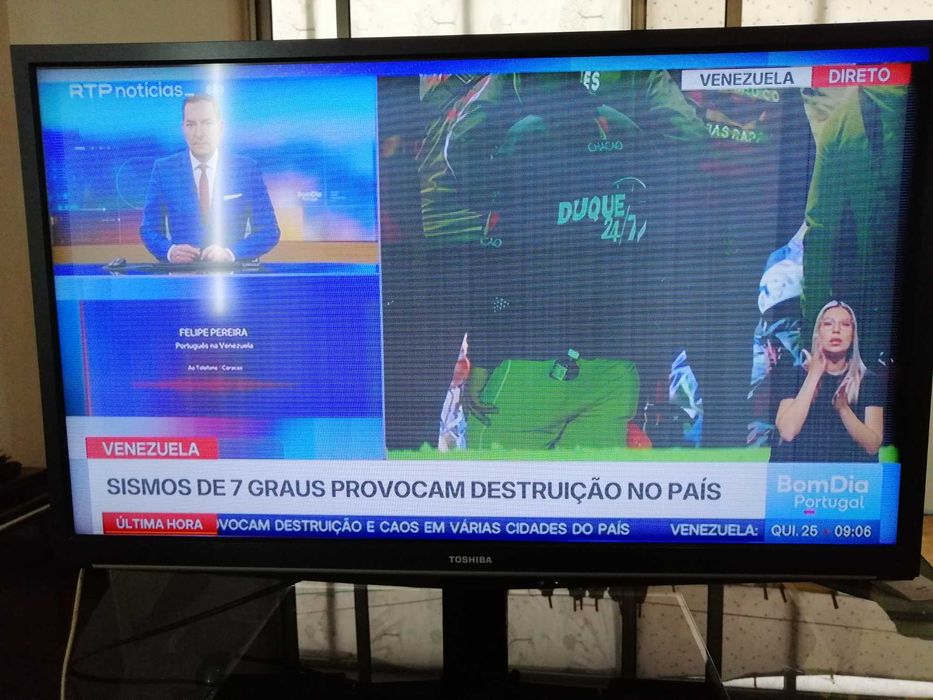 TOSHIBA MODELO 32TL838, a trabalhar, para peças