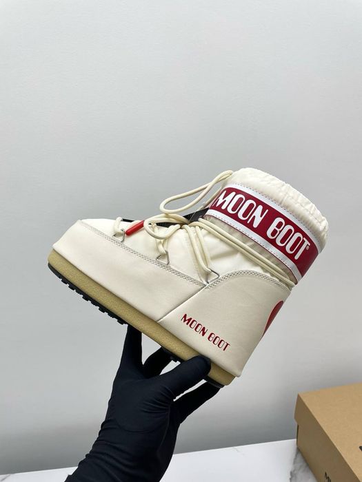 Мунбути moonboot