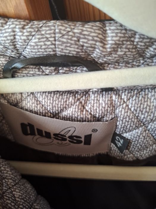 Bardzo oryginalny płaszcz roz.42