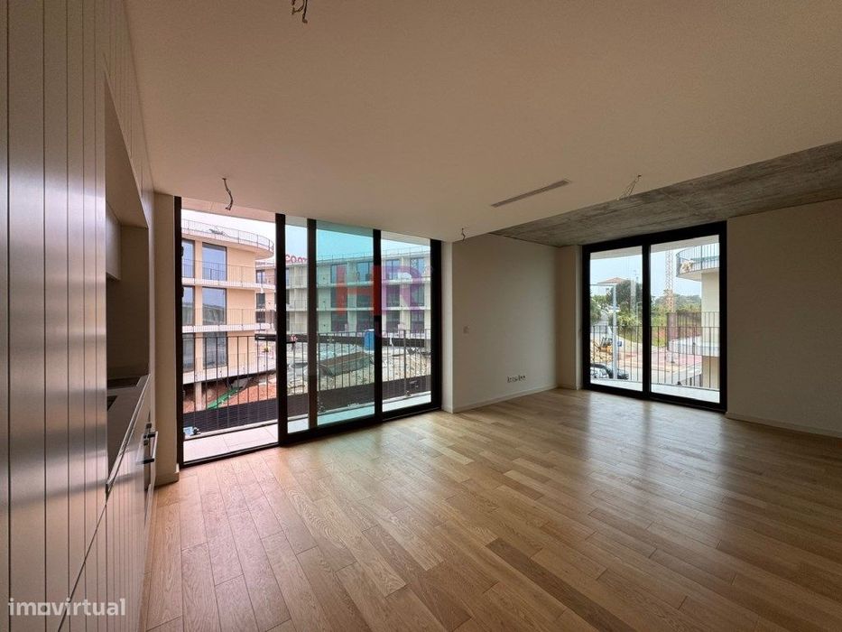 Vende-se T1 com aparcamento privativo coberto. — Santa Clara E Castelo Viegas, Coimbra