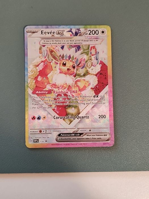 Pokemon charizard e eevee