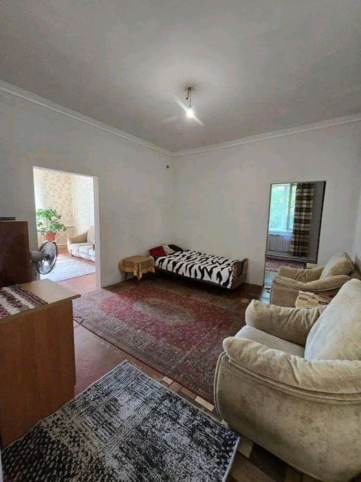 Продаж будинку в центрі смт Рокитне.  Розглядаємо сертифікати