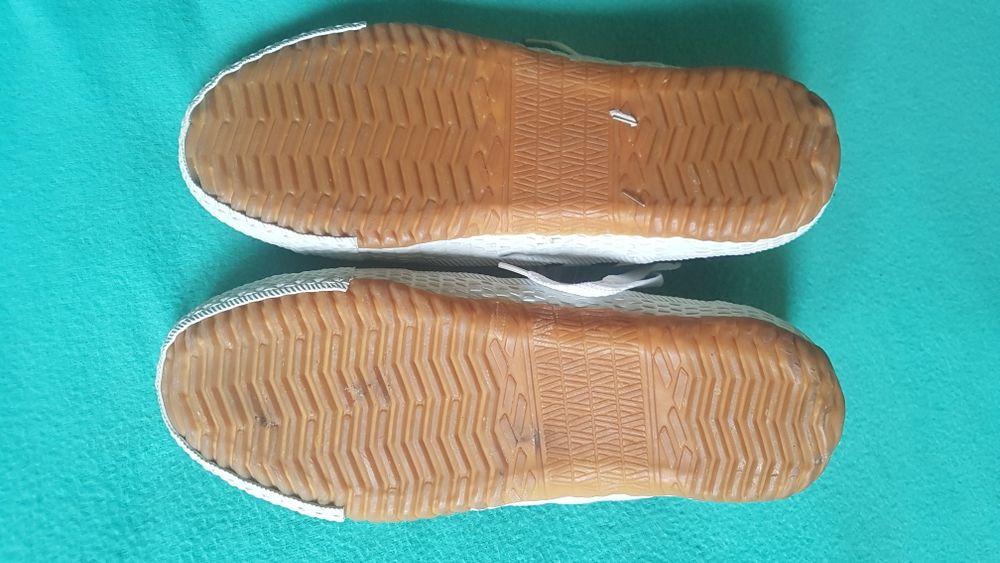 Trampki rozm. 42-43 (nowe)