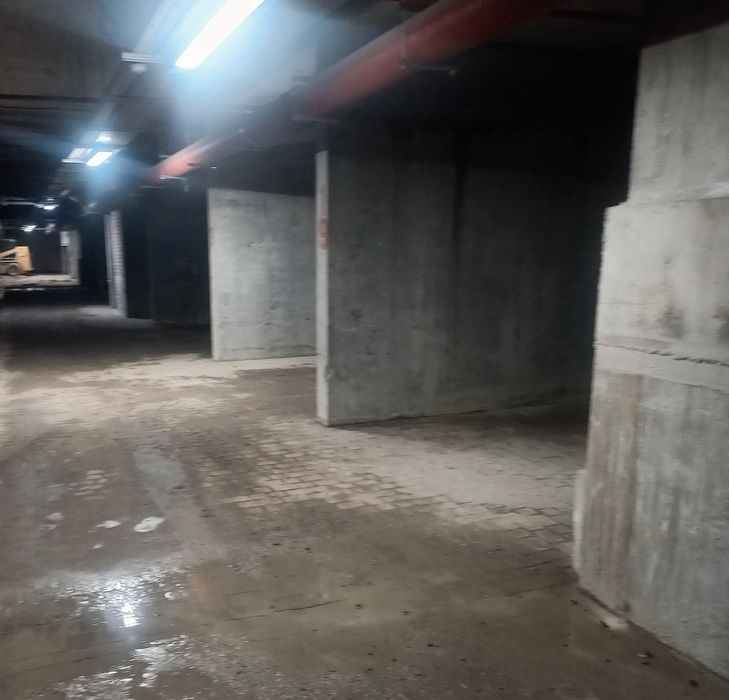 Терміново продається паркомісце в новобудові в Дублянах.